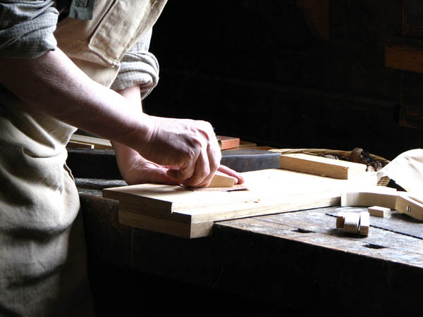 Ofrecemos un servicio de <strong>carpinterÃ­a  de madera y ebanisterÃ­a en Antequera</strong> adaptado a las necesidades del <strong>cliente</strong>.